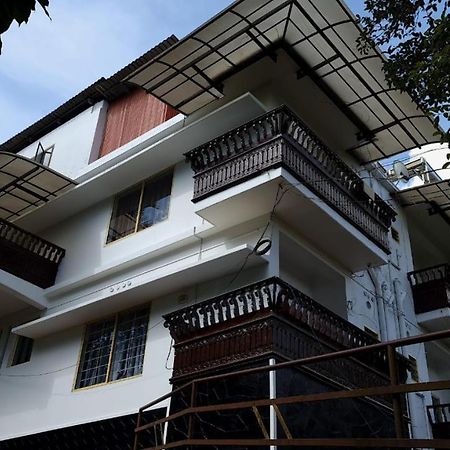 3R Residency Munnar Hostel Exterior photo